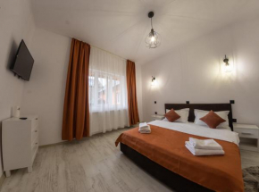 Casa cu Bujori, Moieciu De Jos